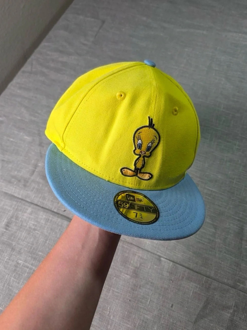 New Era 59FIFTY Looney Tunes Tweety Bird Hat Yellow Blue Fitted Cap 7 3/4 Rare
